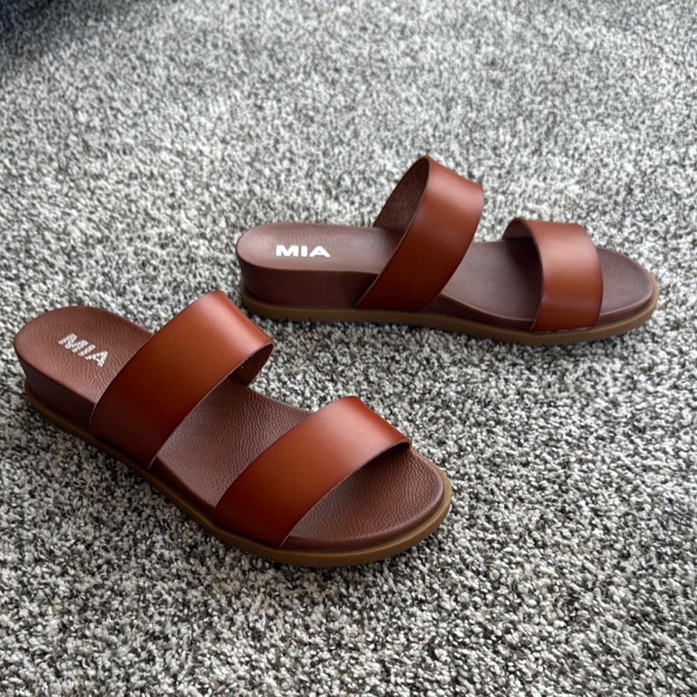 MIA Women's Tan Slide Sandals